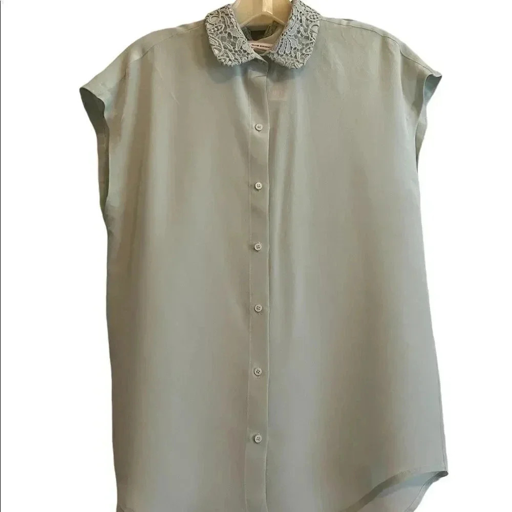 NWT- Club Monaco blouse with lacework collar